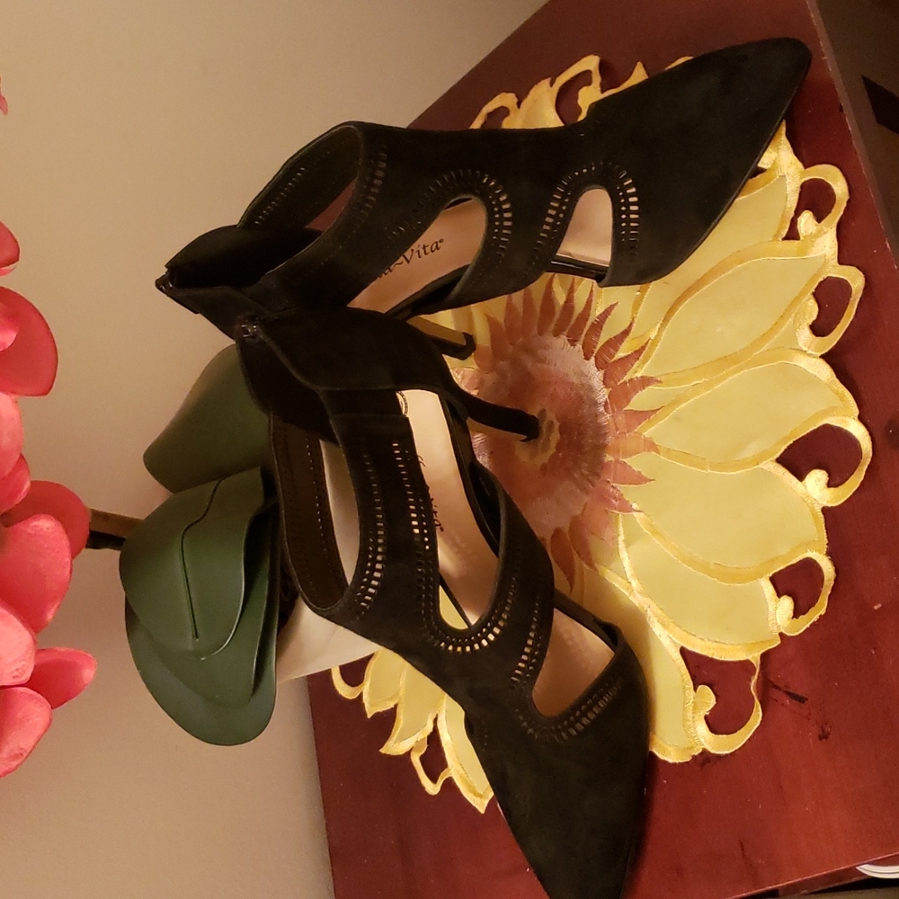 Bella Vita Women's Pump - Choose SZ 11N